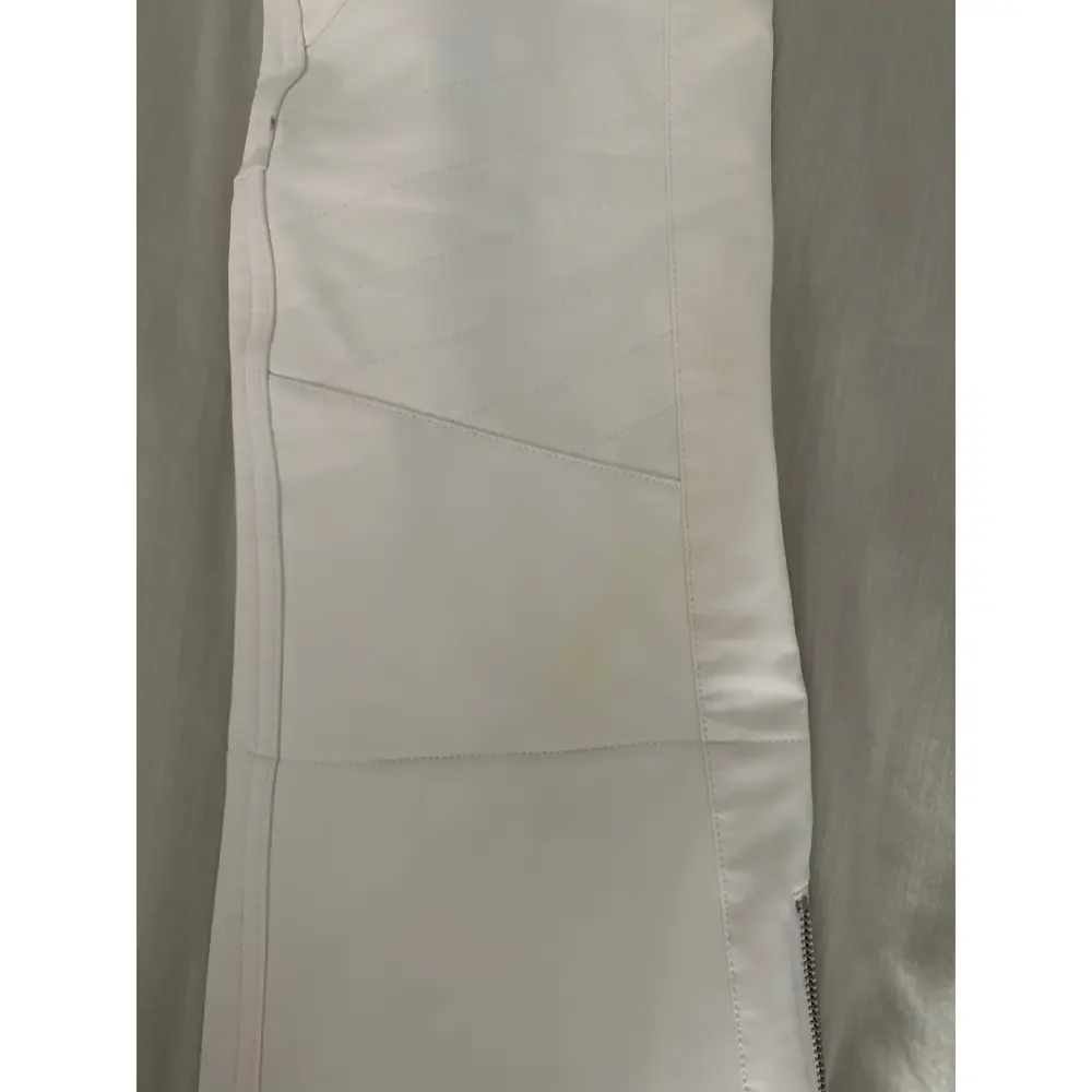 Obermeyer Clio Softshell Ski Pants 4 in White - Picture 6 of 8